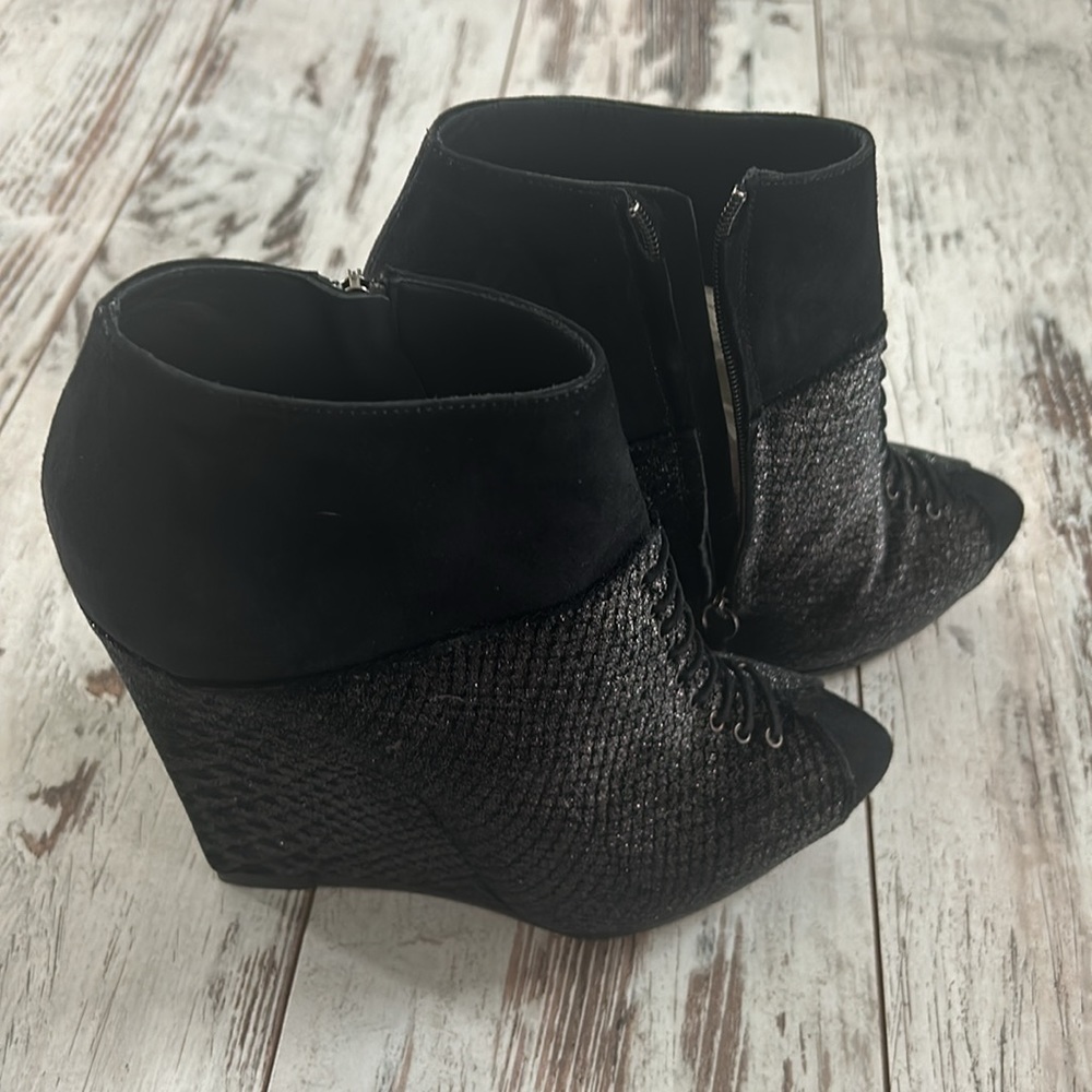 NWT-Victor&Rolf black wedge ankle booties